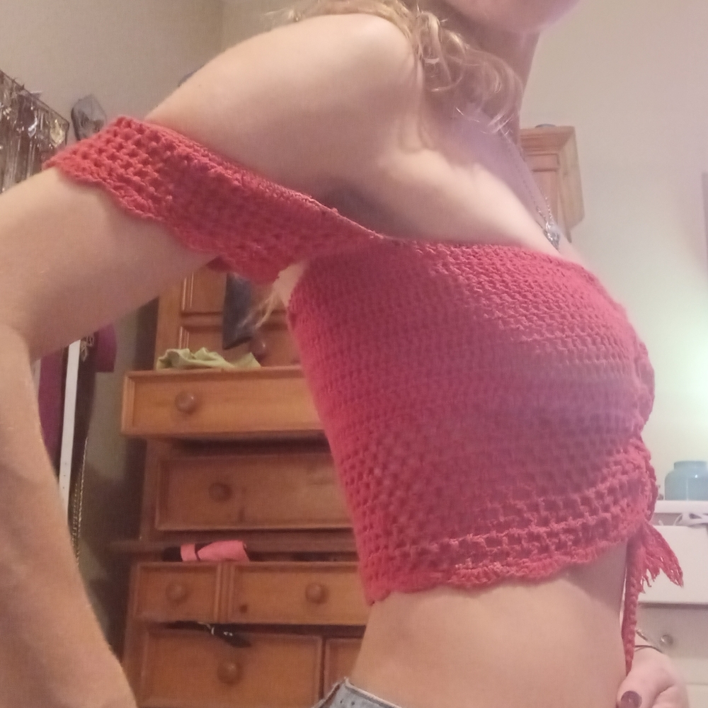Red Crochet Drawstring Crop Top❤ - Picture 3 of 8